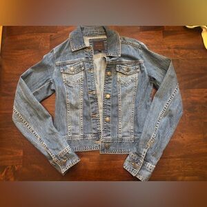 The Limited Jean Jacket, size XS